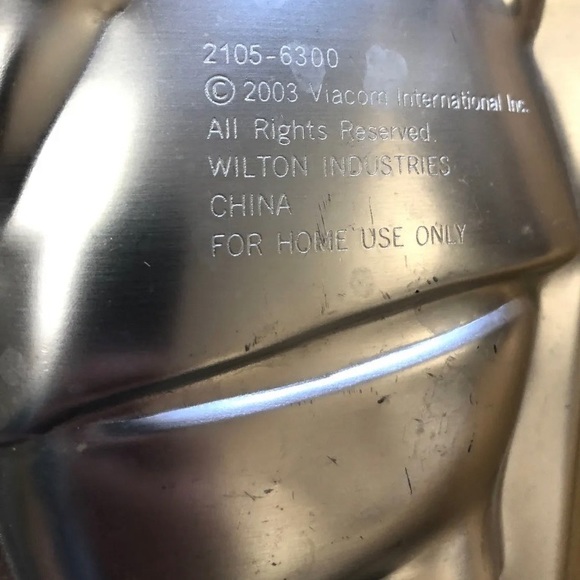 Wilton Dora The Explorer Aluminum Cake Pan 2105-6300 Baking Mold 2003 - Picture 3 of 4